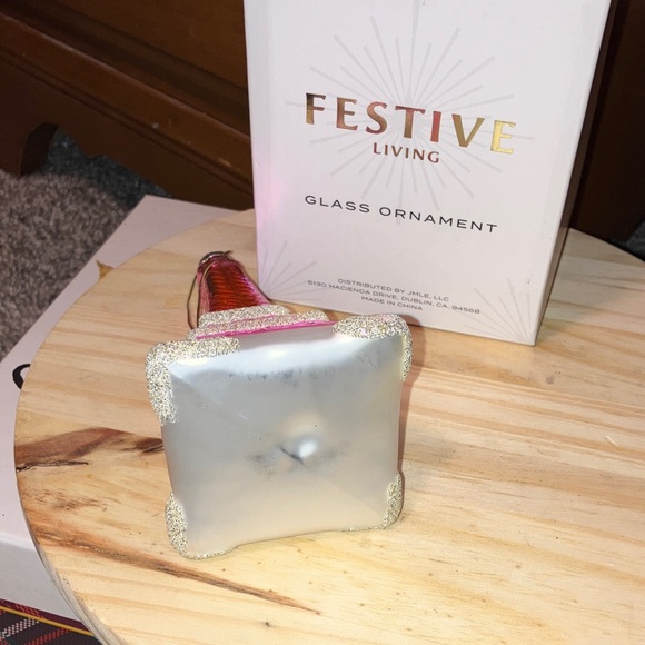 Hand Blown Glass Pink & Silver Eiffel Tower Ornament 5” New - Picture 3 of 4